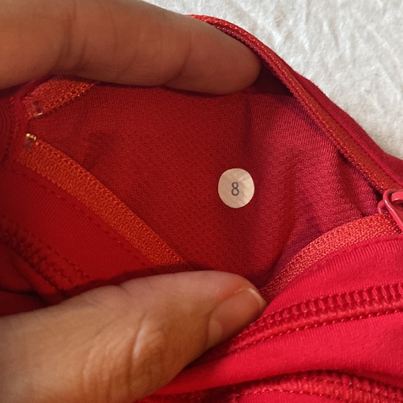 Red Inspire Crops - Picture 4 of 4